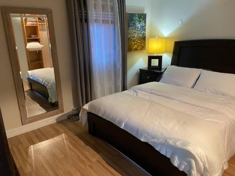 Adorable 2-Bedroom Guesthouse With Free Parking Victoria Exterior photo