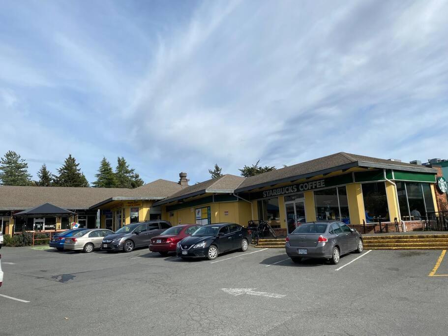 Adorable 2-Bedroom Guesthouse With Free Parking Victoria Exterior photo
